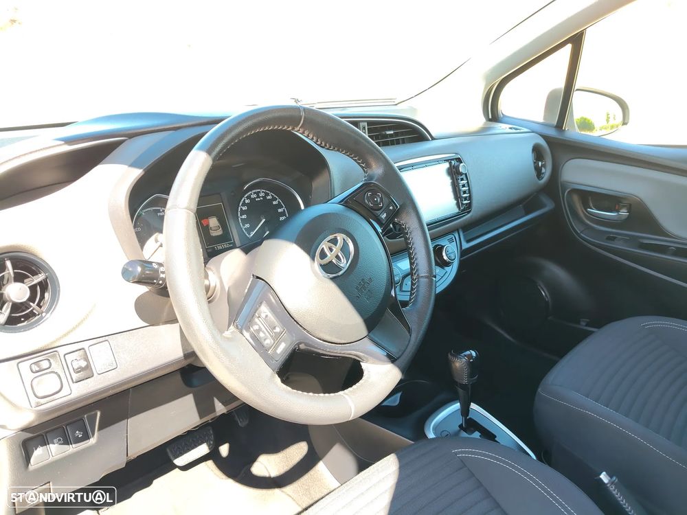 Toyota Yaris 1.5 HSD GR Sport - 17