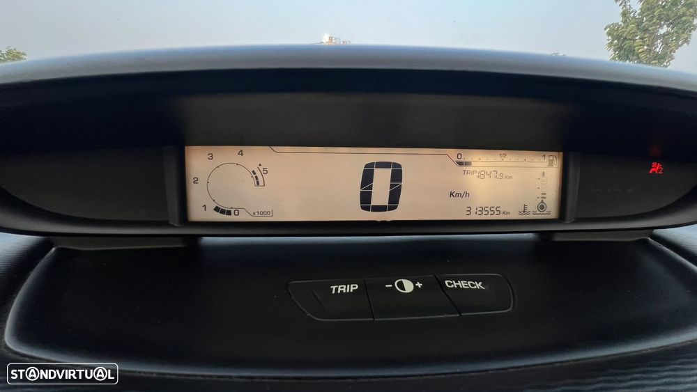Citroën C4 1.6 HDi VTS - 8