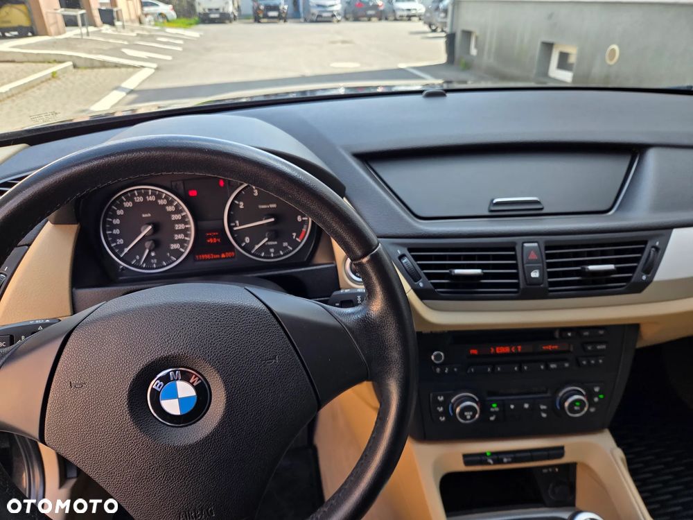 BMW X1 sDrive18i xLine - 10