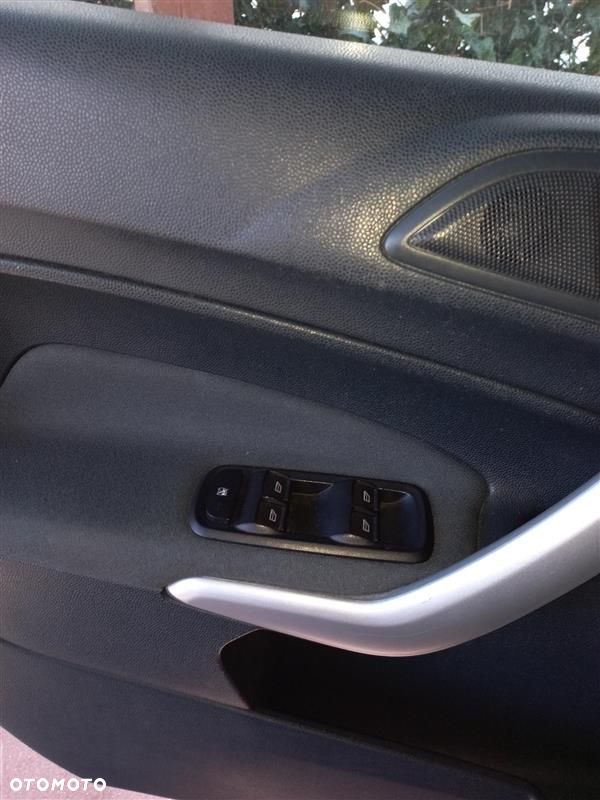 Ford Fiesta 1.25 Silver X (Ambiente) - 10