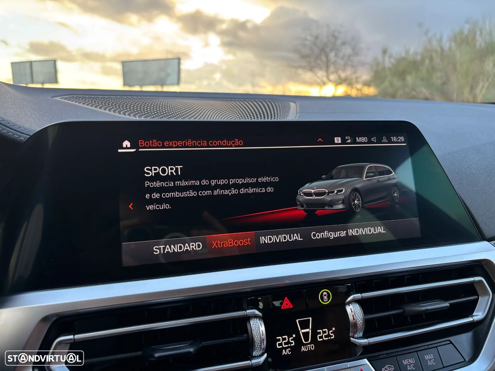 BMW 330 e Touring Line Sport Auto - 26