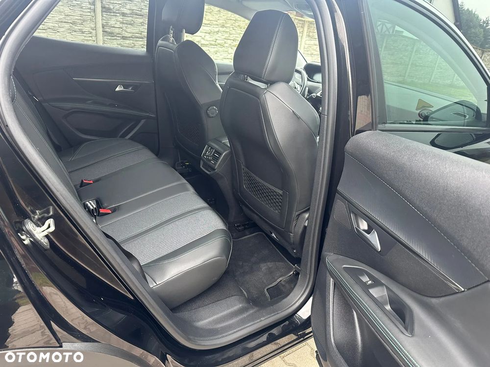 Peugeot 3008 BlueHDi 130 Stop & Start EAT8 Allure - 17