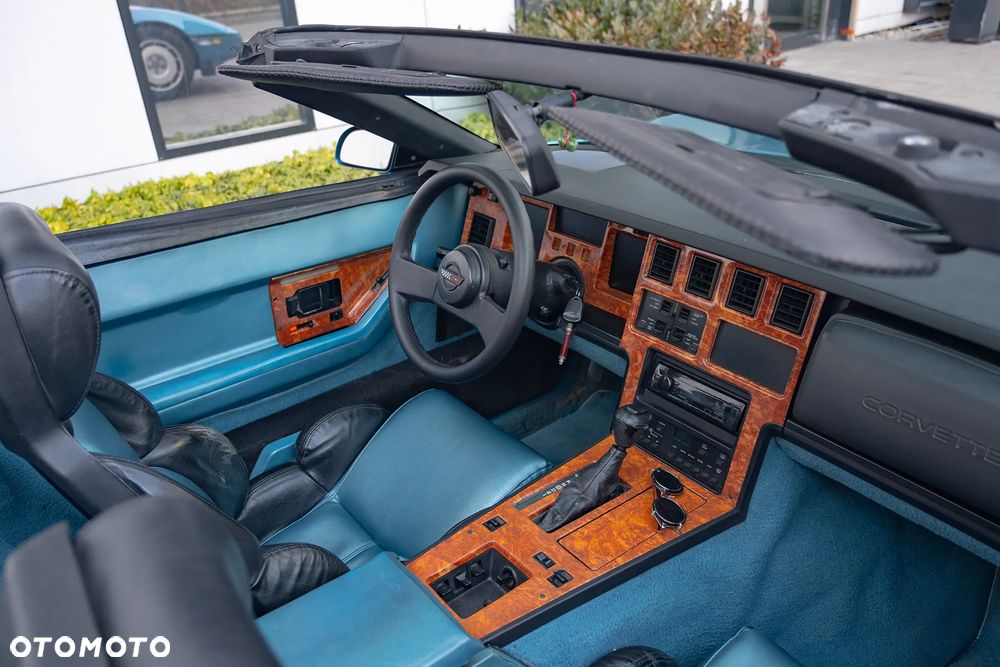 Chevrolet Corvette - 6
