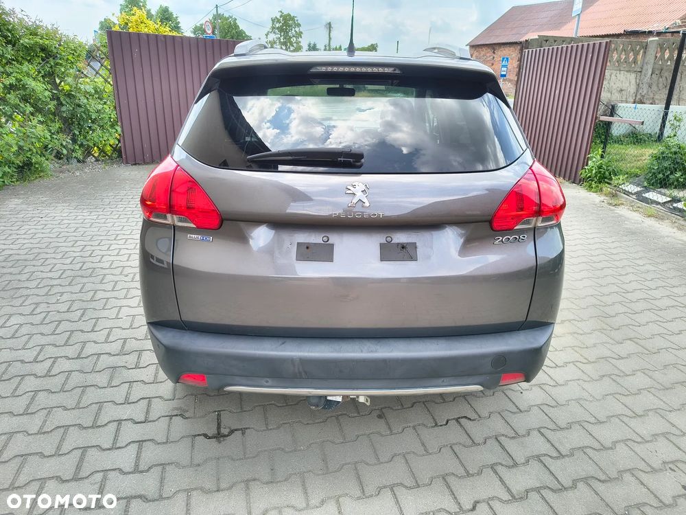 Peugeot 2008 - 10