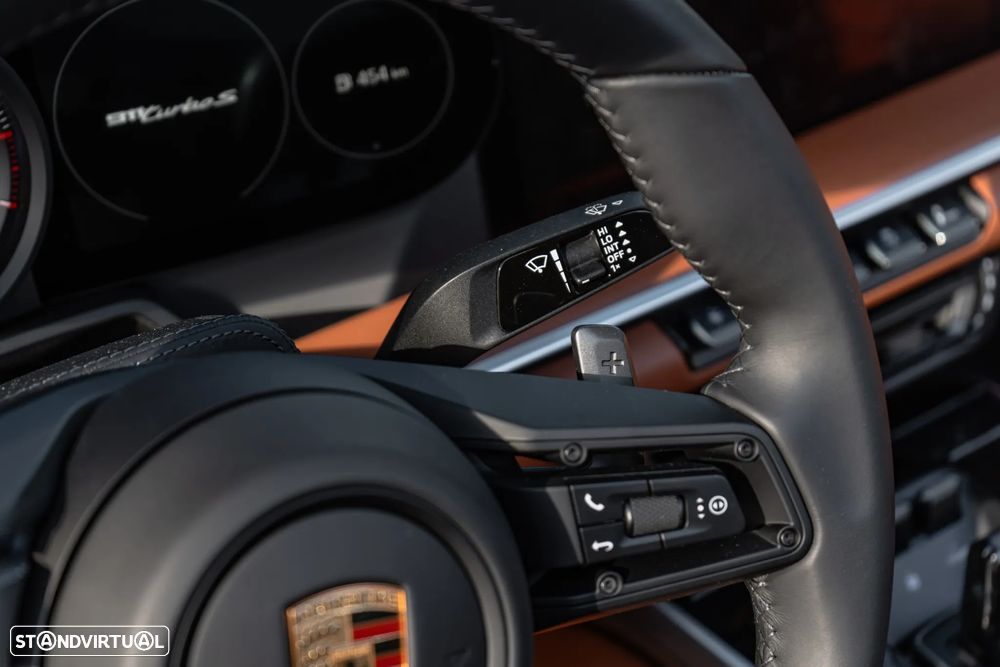 Porsche 911 (992) Turbo S Cabriolet - 11