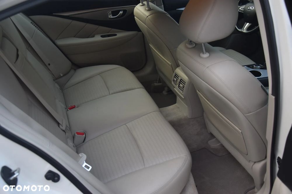 Infiniti Q50 Q50S Hybrid AWD Sport Tech - 38