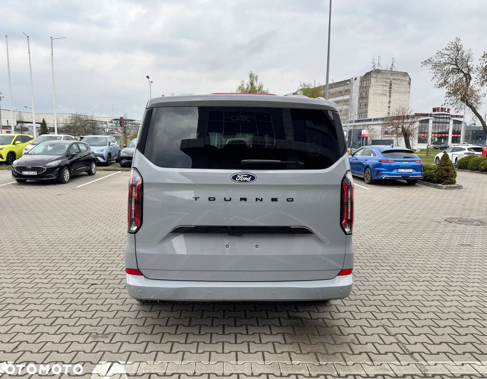 Ford Tourneo Custom - 7