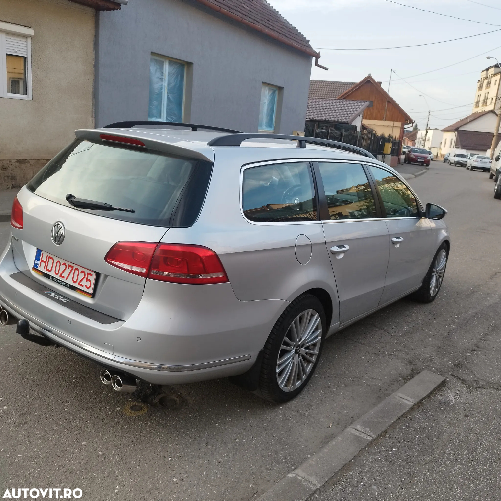 Volkswagen Passat Variant 2.0 Blue TDI SCR Highline - 4