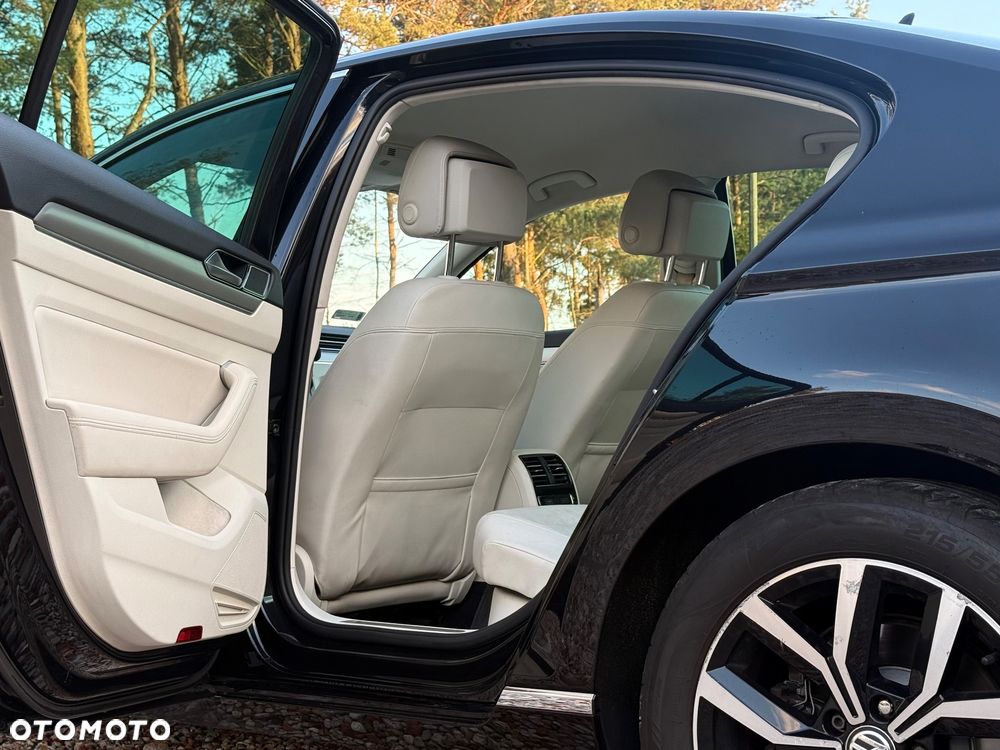 Volkswagen Passat - 9