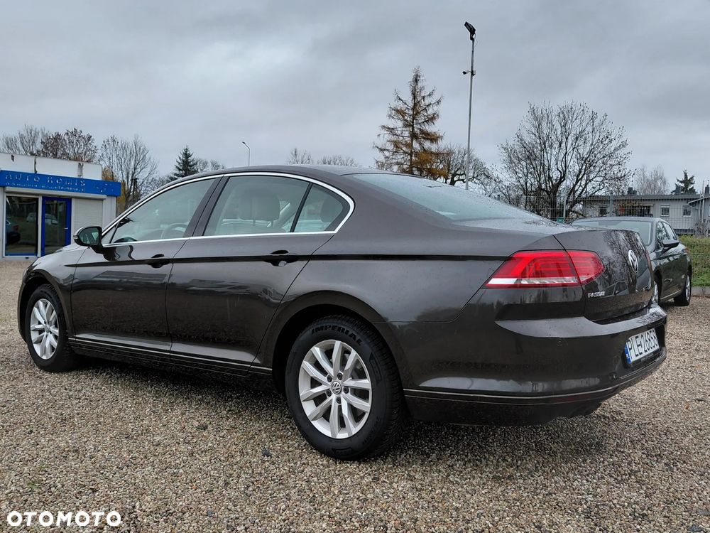 Volkswagen Passat 1.8 TSI BMT Comfortline - 26