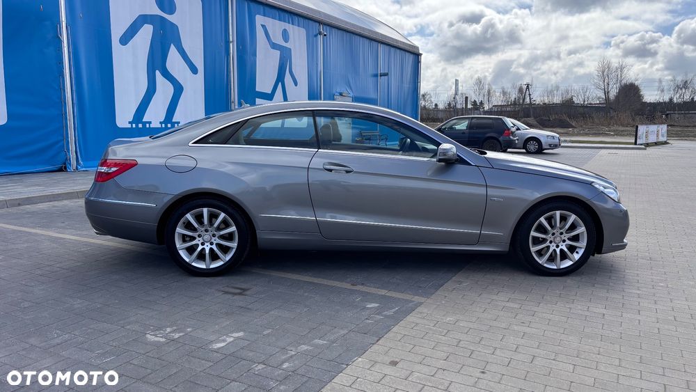 Mercedes-Benz Klasa E 350 CGI BlueEFFICIENCY 7G-TRONIC Avantgarde - 24