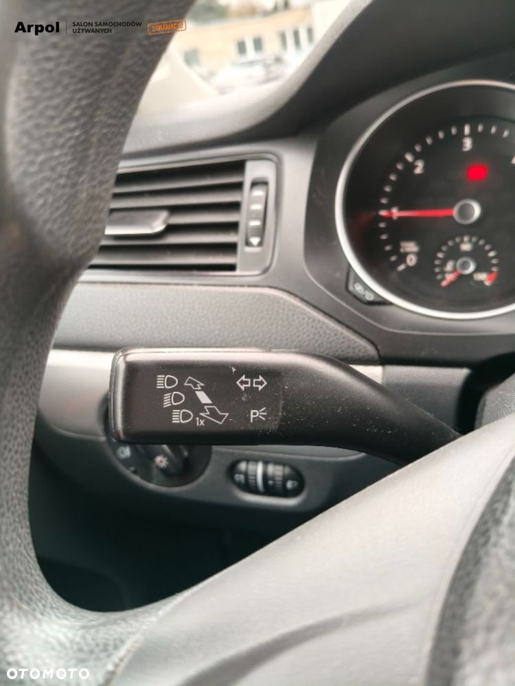 Volkswagen Jetta - 13