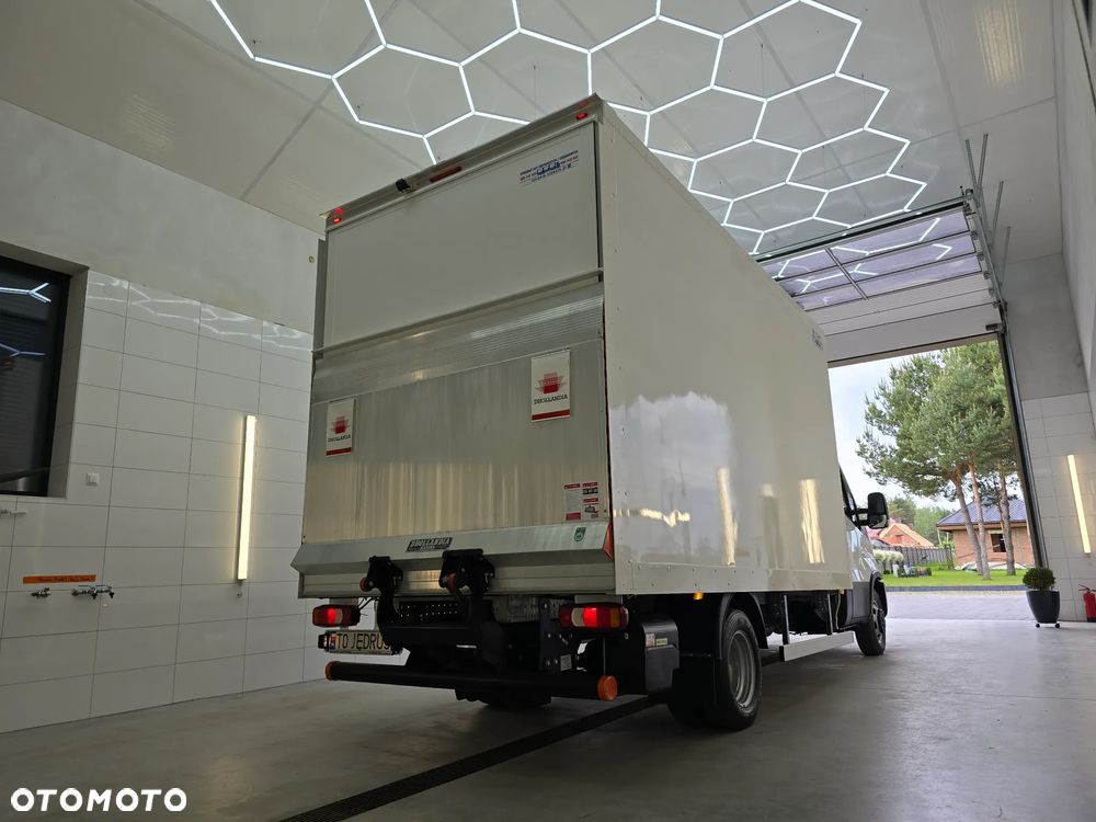 Iveco DAILY 35C16 / 50C16 KONTENER 8PALET WINDA DHOLLANDIA 750Kg 41Tyś km SERWIS ASO IVECO DO OSTATNIEGO Km STAN NOWY NOWY NOWY NA GWARANCJI BOGATA OPCJA WYPOSAŻENIA ASYSTENTY KIEROWCY TEMPOMAT KLIMA KAMERA COFANIA FOTEL KIEROWCY PNEŁMATYCZNY - 7