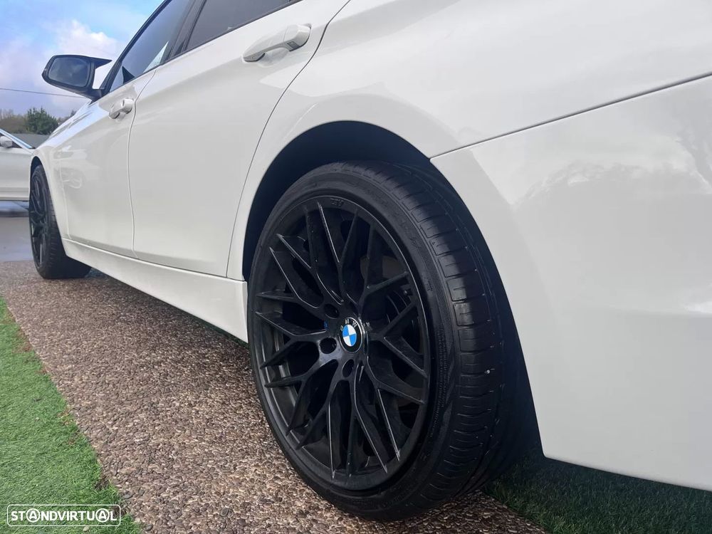 BMW 316 d Line Sport - 23