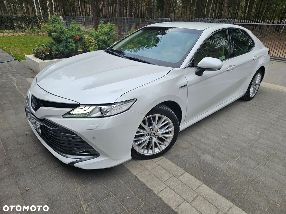 Toyota Camry 2.5 Hybrid Executive CVT - 1