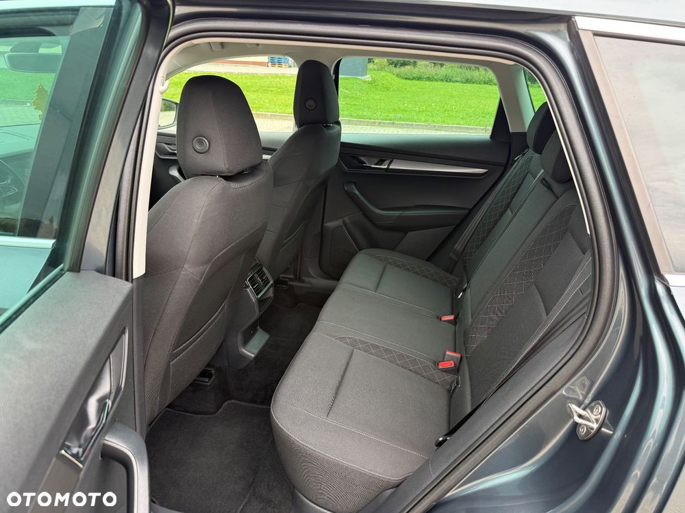 Skoda Karoq 1.6 TDI SCR DSG Style - 11