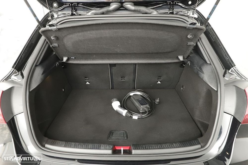 Mercedes-Benz A 250 e - 25