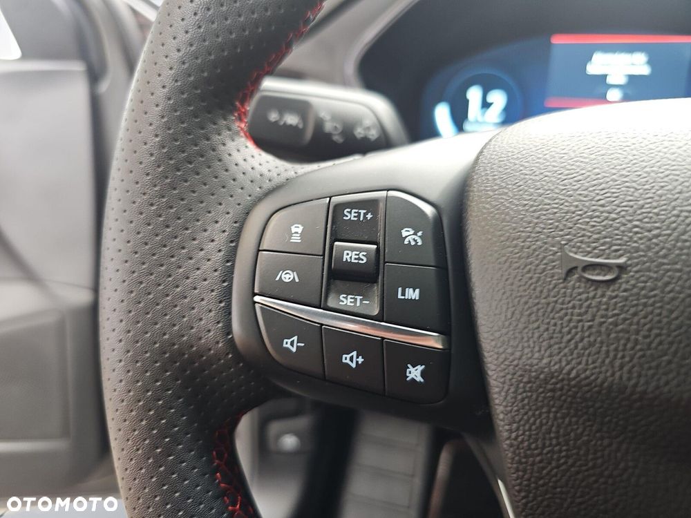 Ford Focus SW 1.0 EcoBoost mHEV ST-Line X - 14