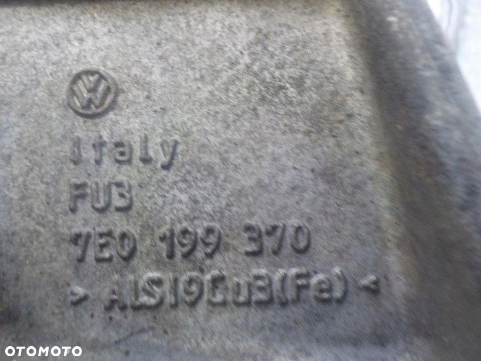 VW T5 2.0 TDI ŁAPA UCHWYT SILNIKA 7E0199370 - 3