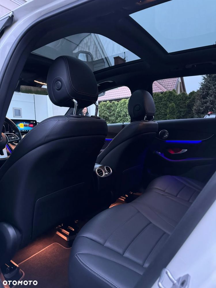Mercedes-Benz GLC 300 4Matic 9G-TRONIC AMG Line - 13