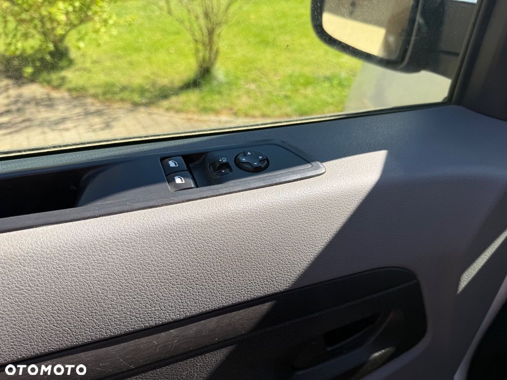 Opel VIVARO - 17