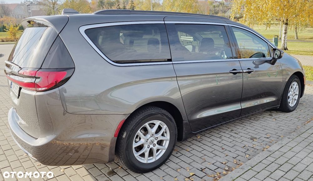 Chrysler Pacifica - 4