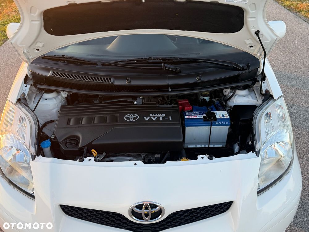 Toyota Yaris - 36