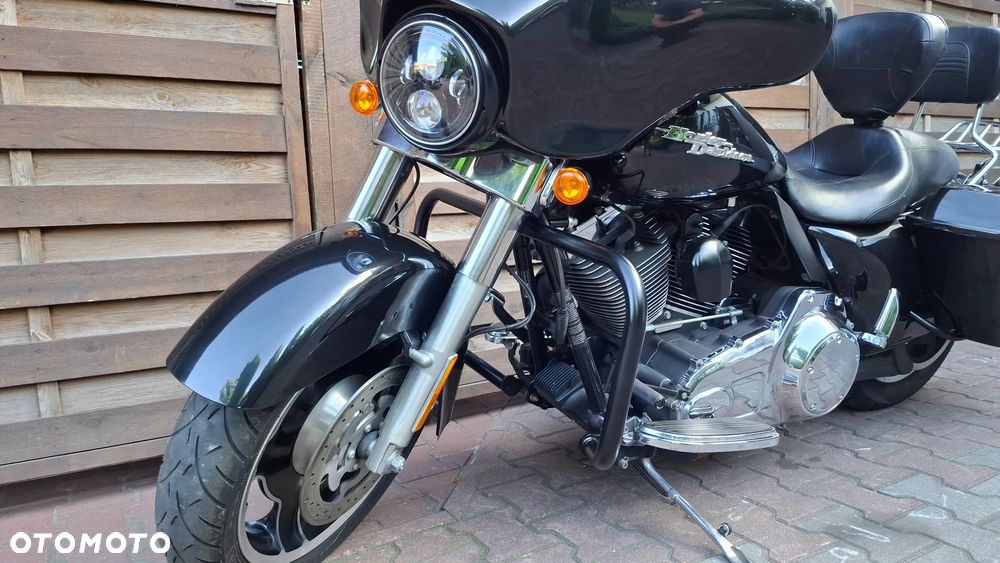 Harley-Davidson Touring Street Glide - 19