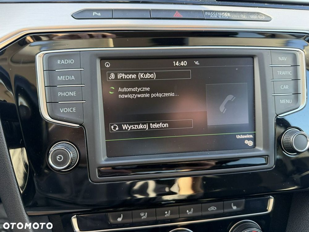 Volkswagen Passat - 30