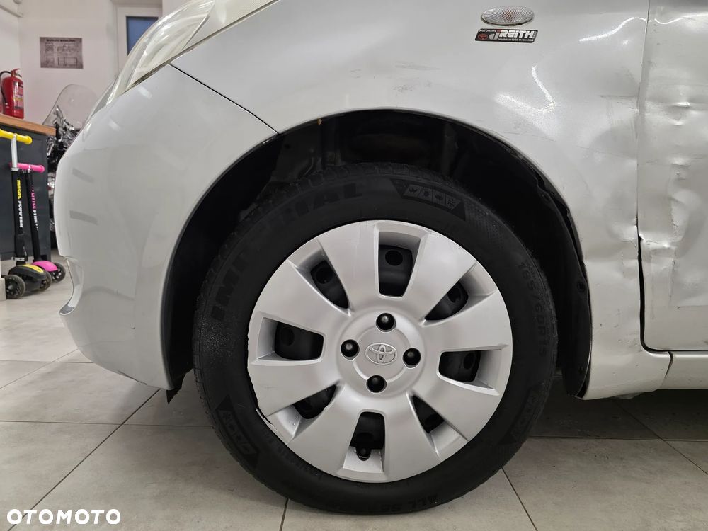 Toyota Yaris - 38