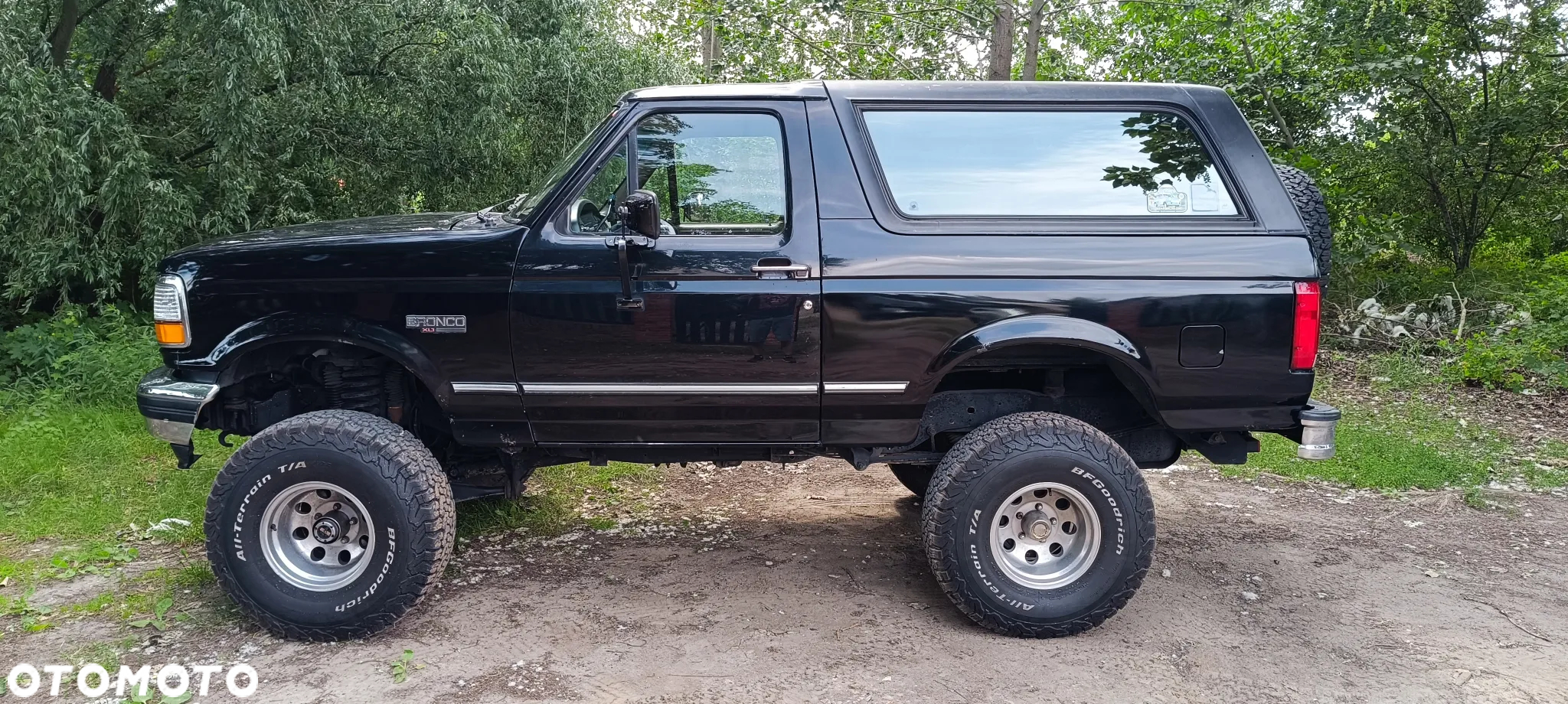Ford Bronco - 3