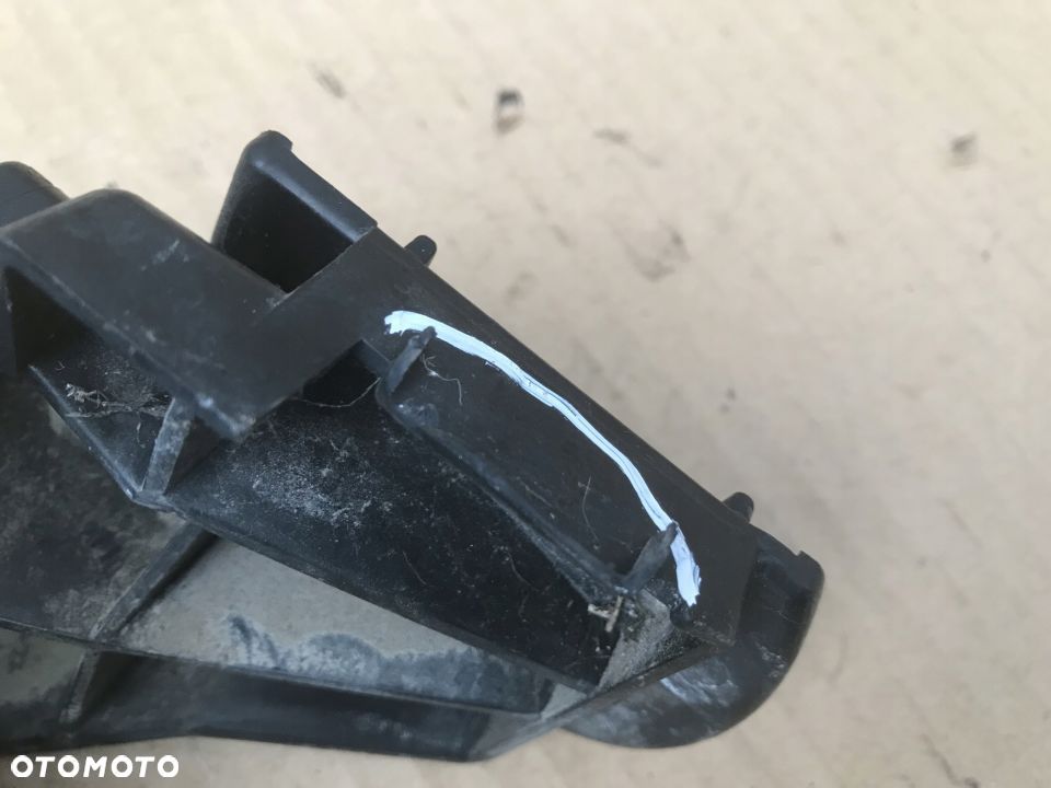 Ślizg Bmw 3 E46 sedan kombi coupe mocowanie wspornik uchwyt zderzaka lewe tylne 8195321 - 4