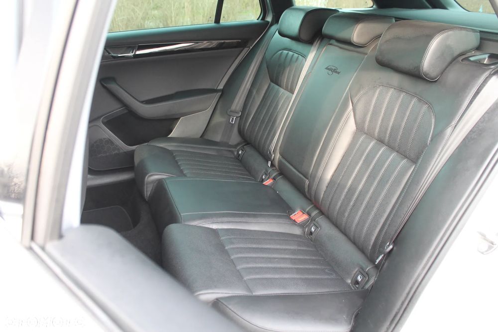 Skoda Superb 2.0 TDI L&K DSG7 - 14