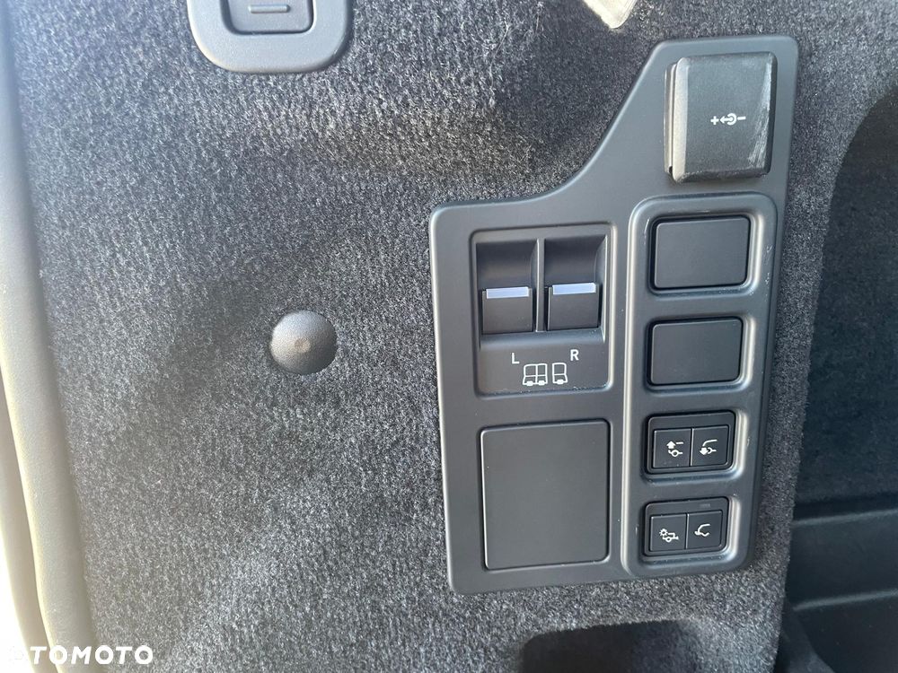 Land Rover Discovery 3.0 D250 mHEV R-Dynamic SE - 21