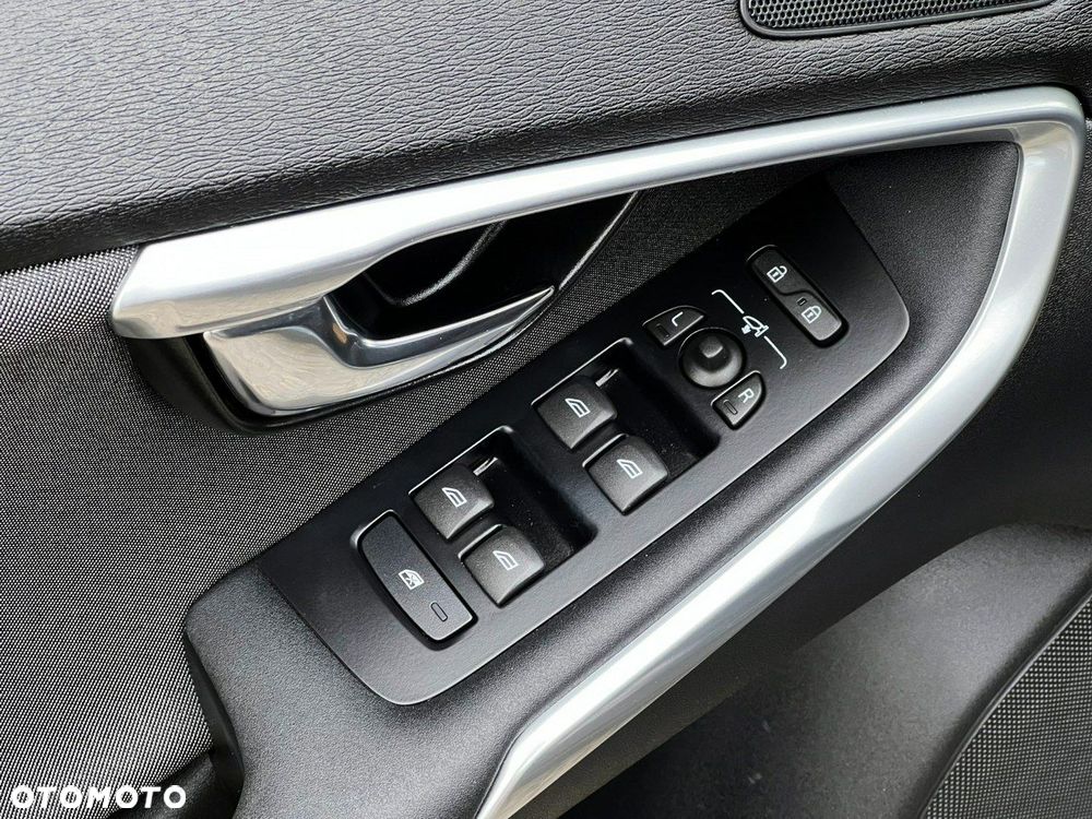 Volvo V40 Cross Country - 7