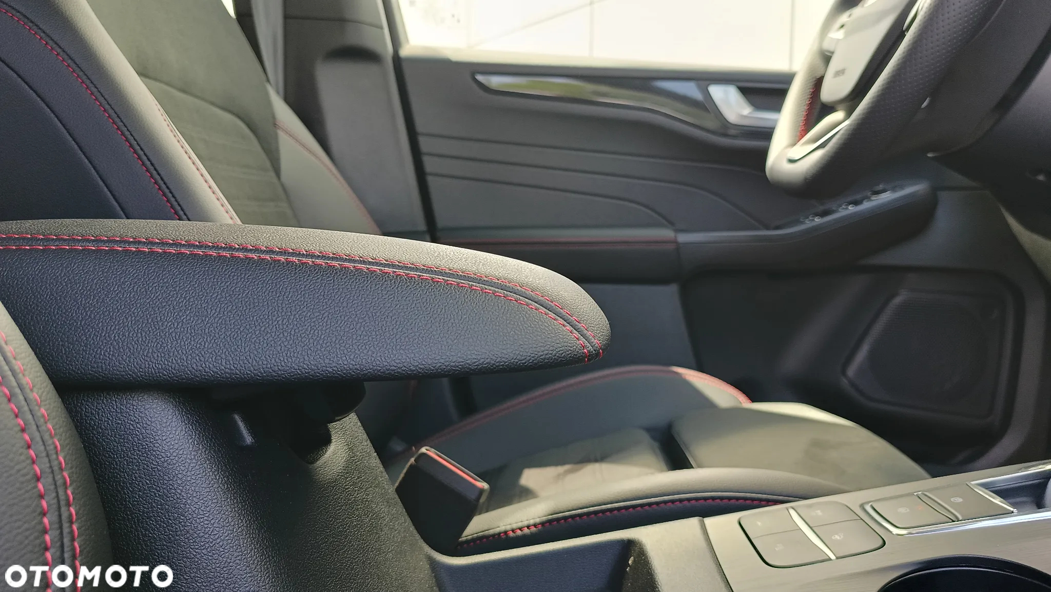 Ford Kuga - 33