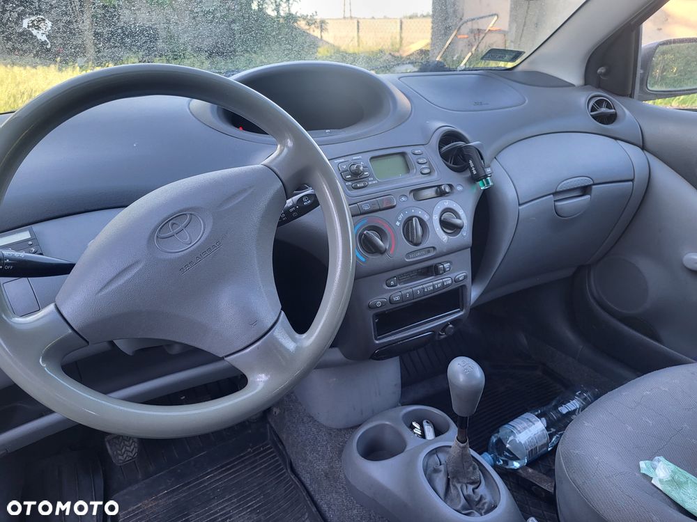 Toyota Yaris 1.0 Base - 3
