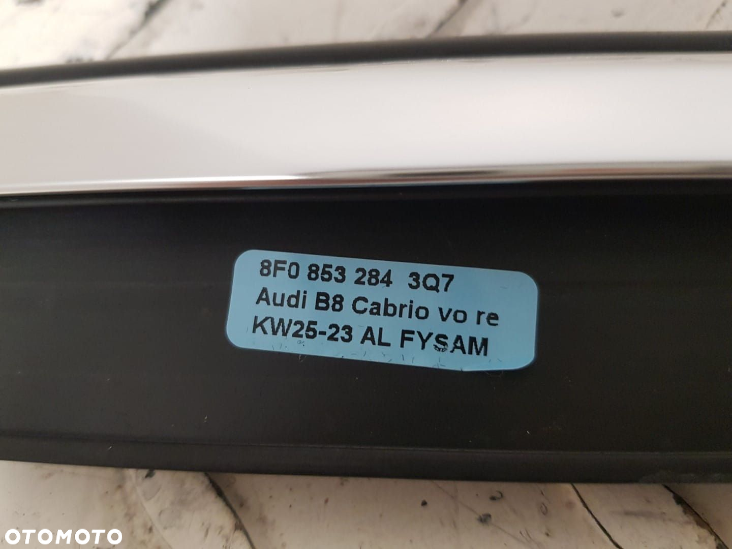 ORYGINALNA FABRYCZNIE NOWA LISTWA ZGARNIAJĄCA DRZWI PRAWA PRZEDNIA AUDI A5 8T 8F CABRIO 8F0853284 - 2