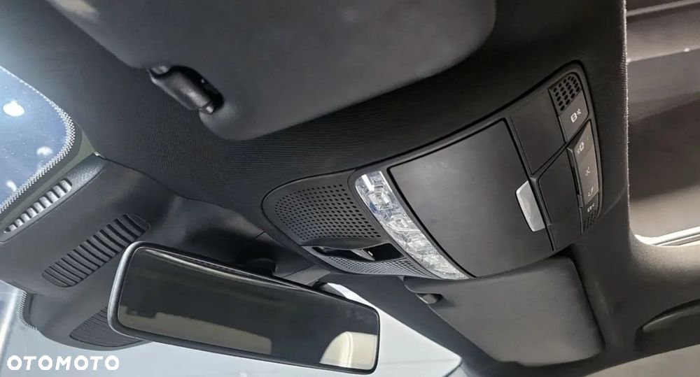Mercedes-Benz Klasa E 300 9G-TRONIC AMG Line - 23