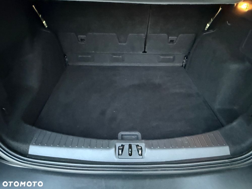 Ford Kuga - 36