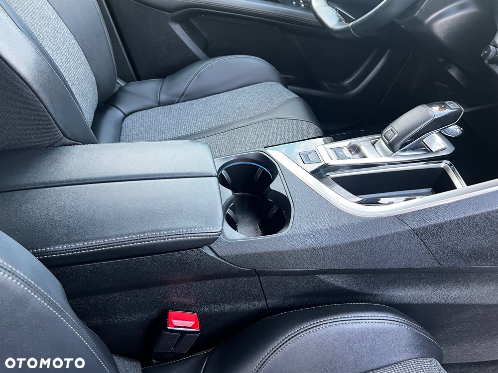 Peugeot 3008 BlueHDi 130 Stop & Start EAT8 Allure Business-Paket - 30