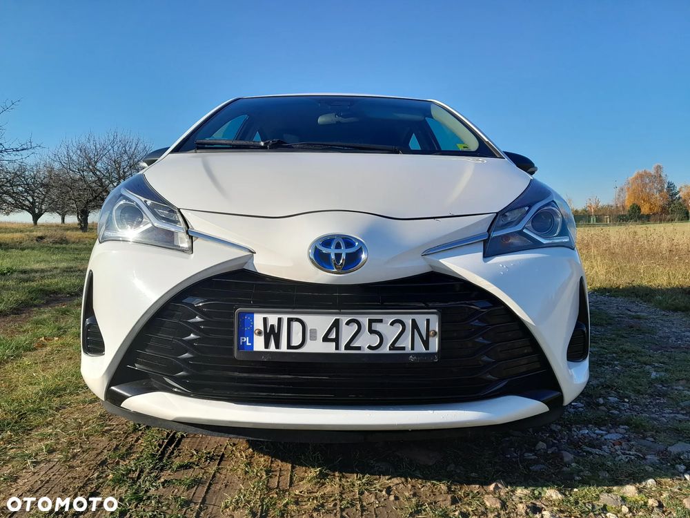 Toyota Yaris Hybrid 100 Active - 9
