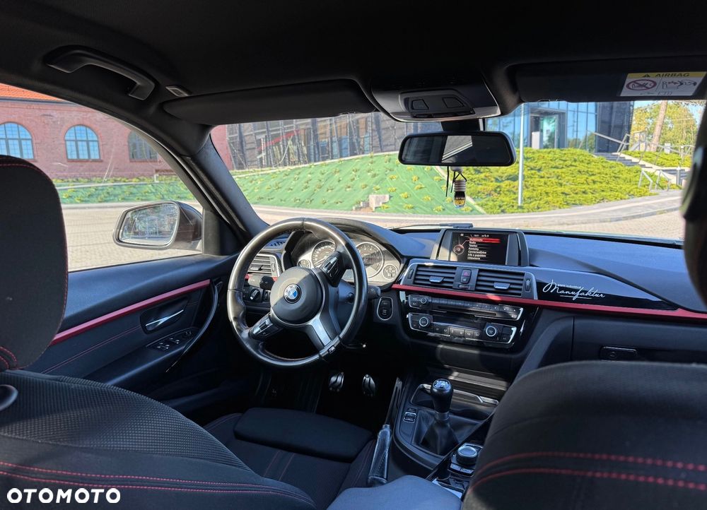 BMW Seria 3 320i Sport Line - 10
