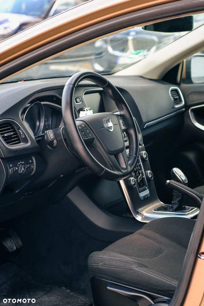 Volvo V40 D2 Kinetic - 22