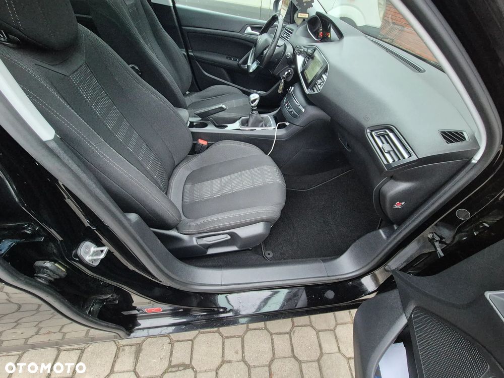 Peugeot 308 BlueHDi FAP 120 Stop & Start Allure - 17