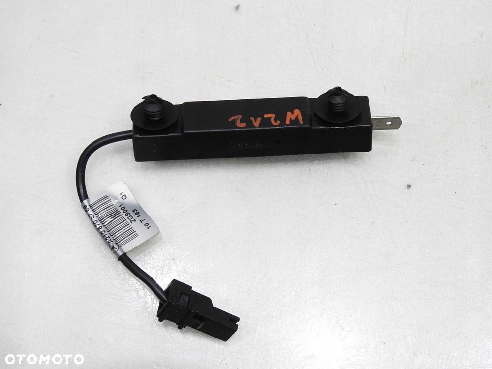 WZMACNIACZ ANTENY MERCEDES W212 A2128703789 - 3
