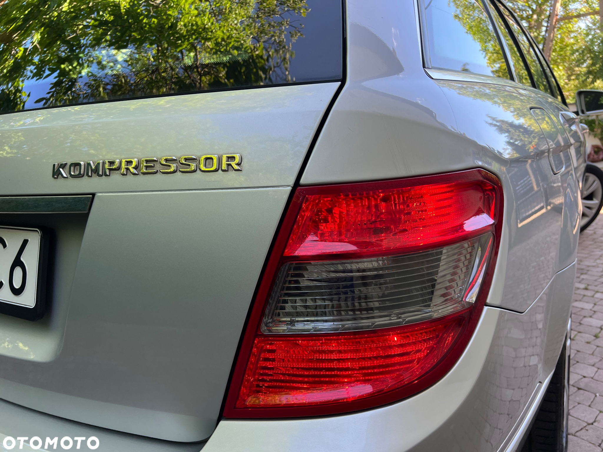 Mercedes-Benz Klasa C 180 T BlueEFFICIENCY 7G-TRONIC Elegance - 12