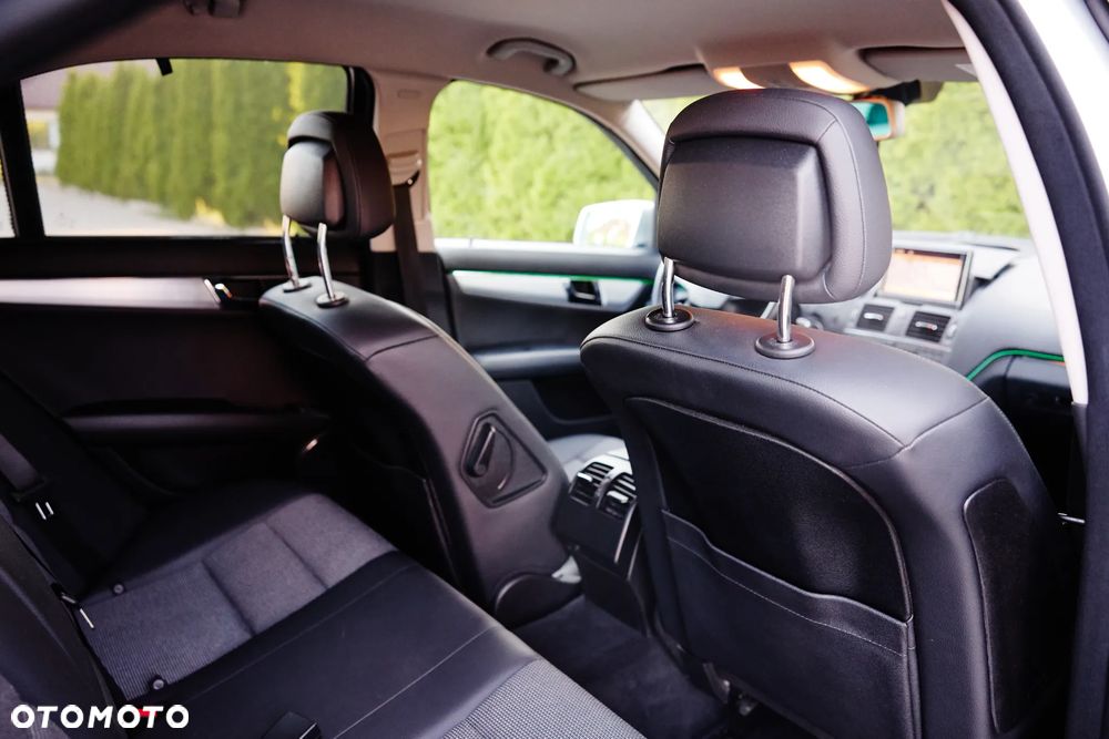 Mercedes-Benz Klasa C 220 CDI 7G-TRONIC Avantgarde Edition - 33