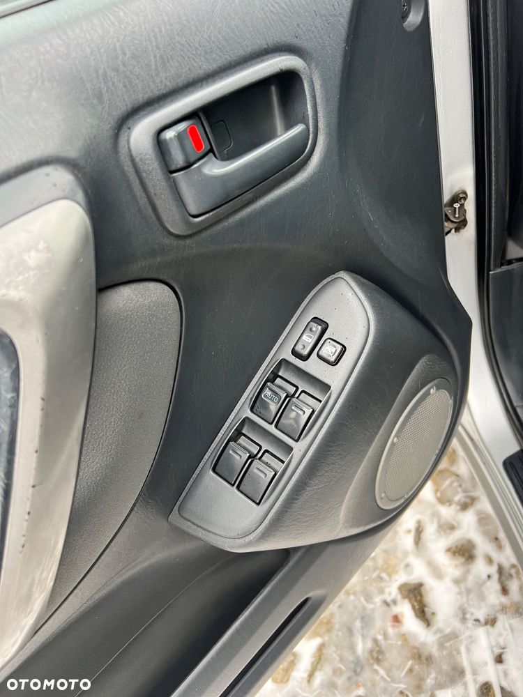 Toyota RAV4 D-4D 4x4 Sol - 16