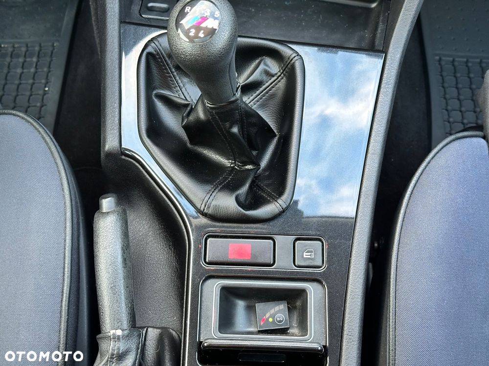 BMW Seria 5 520i - 35